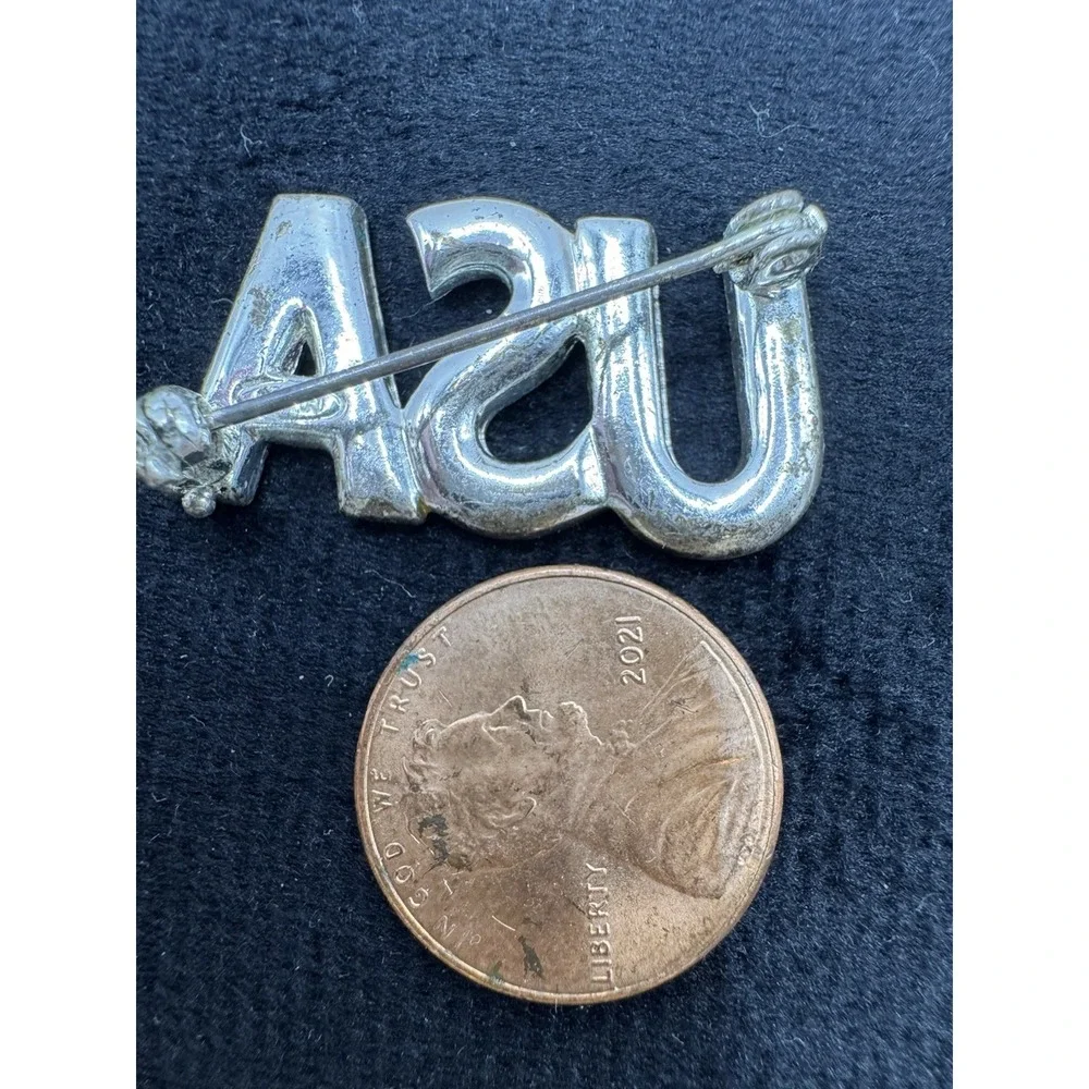 N A bold vintage